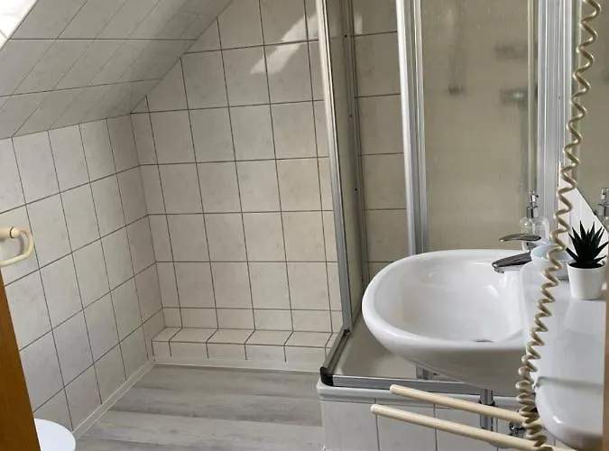 Bistro-zur-quelle 招待所 明登