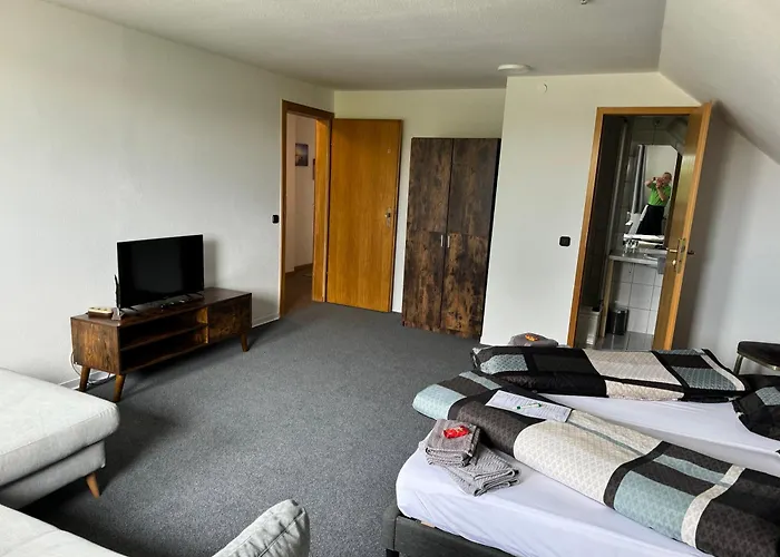 招待所 Bistro-zur-quelle 明登