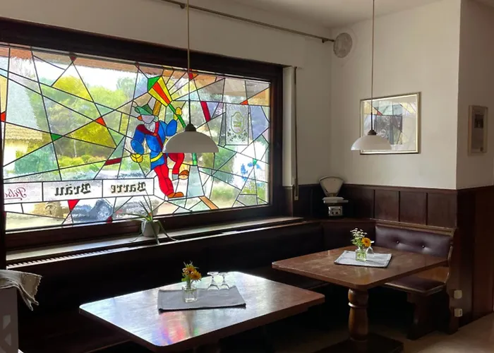 Bistro-zur-quelle 招待所 明登